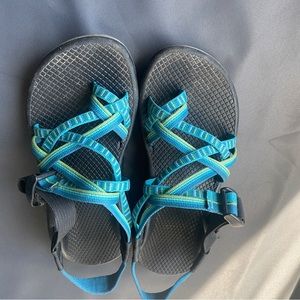 CHACOS sandals size 6.5 VGUC